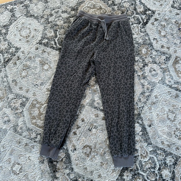 Paper Crane Leopard Print Sweatpants - Picture 3 of 8